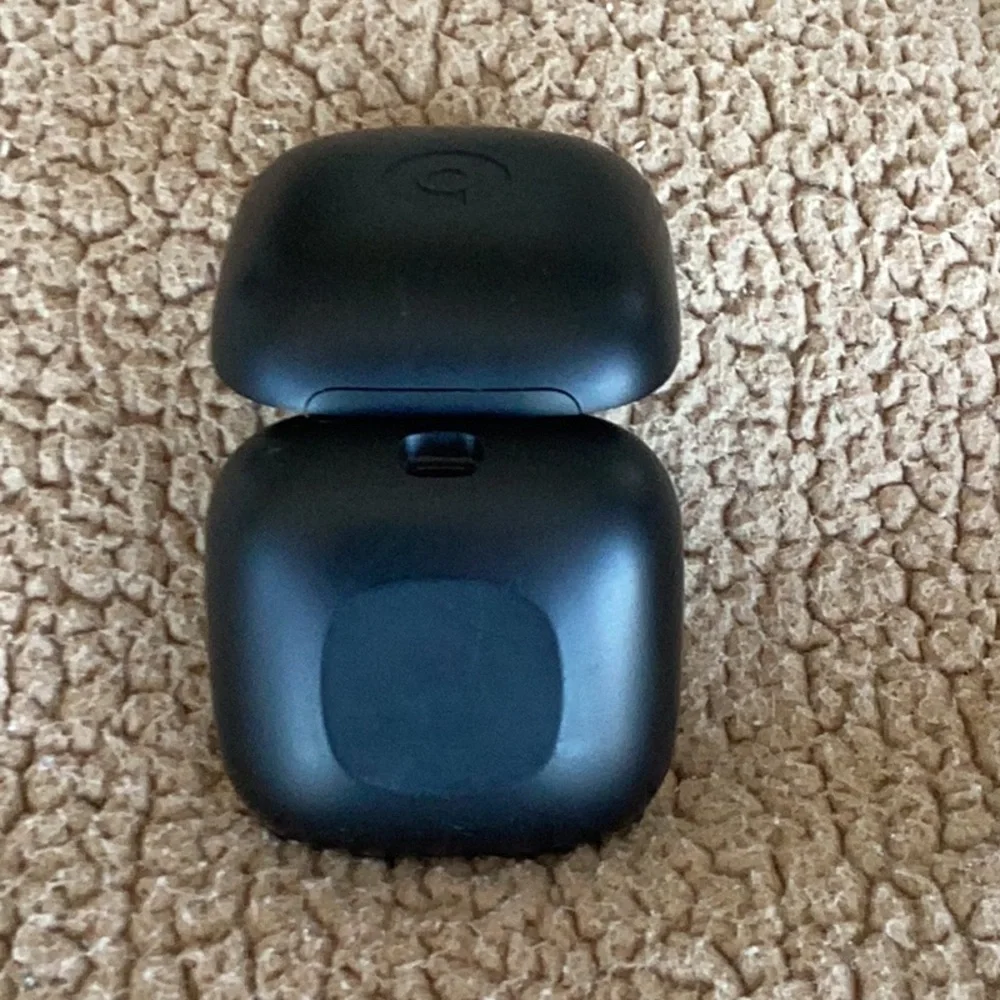Beats by Dre Black Wireless Earbuds Case